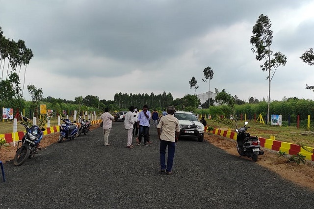 Dwaraka Nagar Is a GUDA Approved Project and it is located near to Rajahmundry Airport and beautiful road to Rajahmundry.